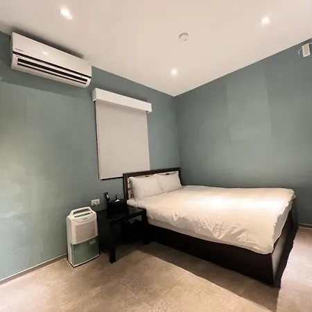 Donni Room For Rent